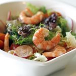 Warm marinierter Spargelsalat mit gebratenen Scampi