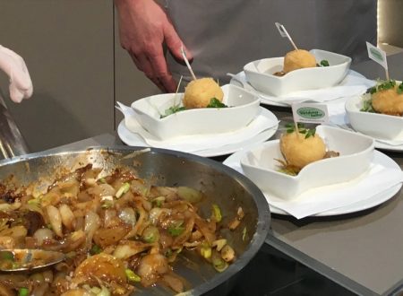 Grießknödel mit Zwiebelragout und Butter-Brösel