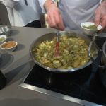 Grießknödel mit Zwiebelragout und Butter-Brösel